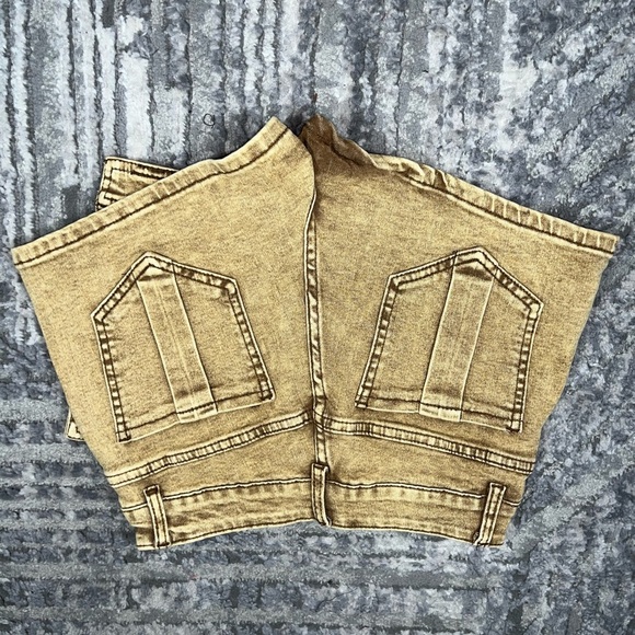 Stylish Tan Women's Shorts - Picture 5 of 7